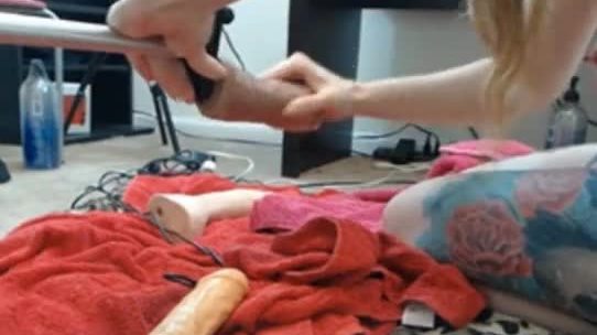 Tattooed webcam teen dildos her asshole