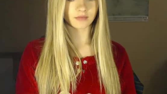 Teen blonde masturbation