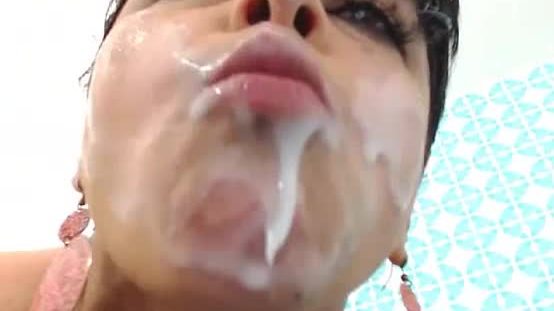 Horny milf squirting like crazy