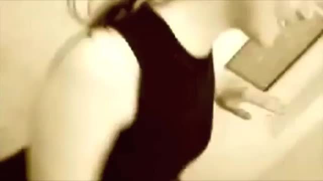 Extreme amateur pissing threesome action