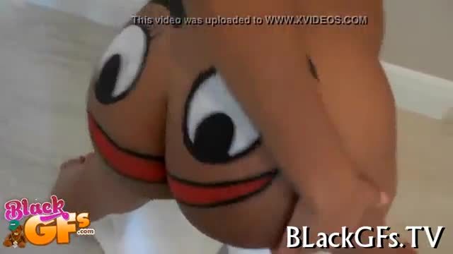 Gals share one pecker and engulf it in rotation